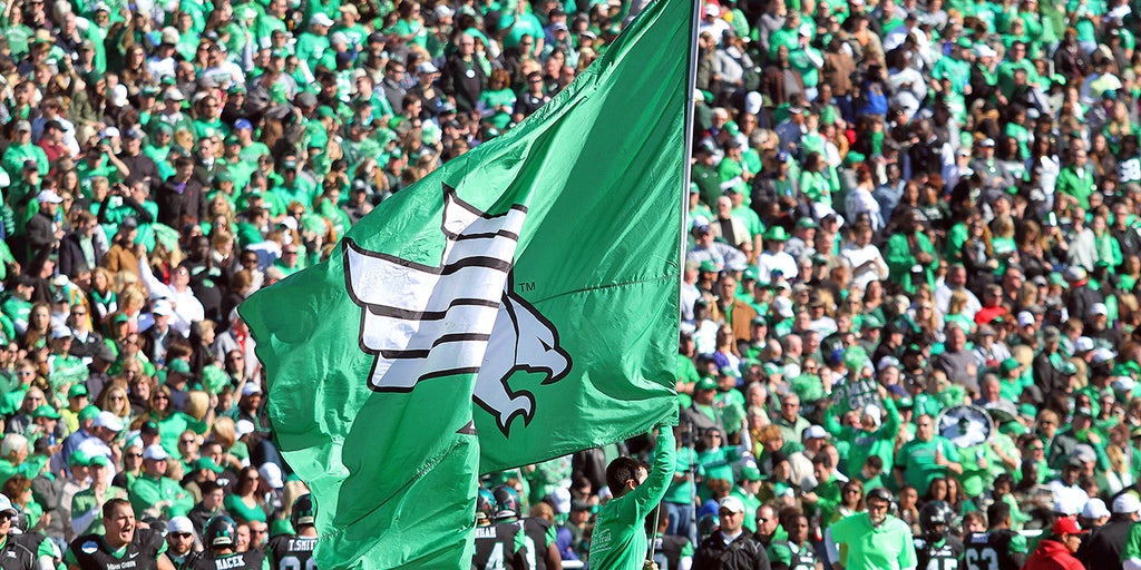 North Texas football player pulls off epic 'Stone Cold' Steve Austin beer celebration